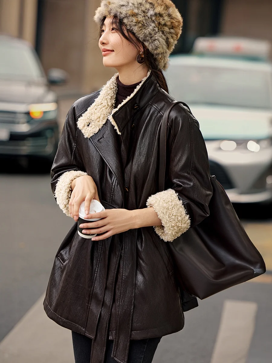 جاكيت نسائي شتوي من الجلد المبطن بالصوف بتصميم أمريكي عتيق من XWI، بلون القهوة، بحزام، بقصة نحيفة، ملابس خارجية بأسلوب كاجوال