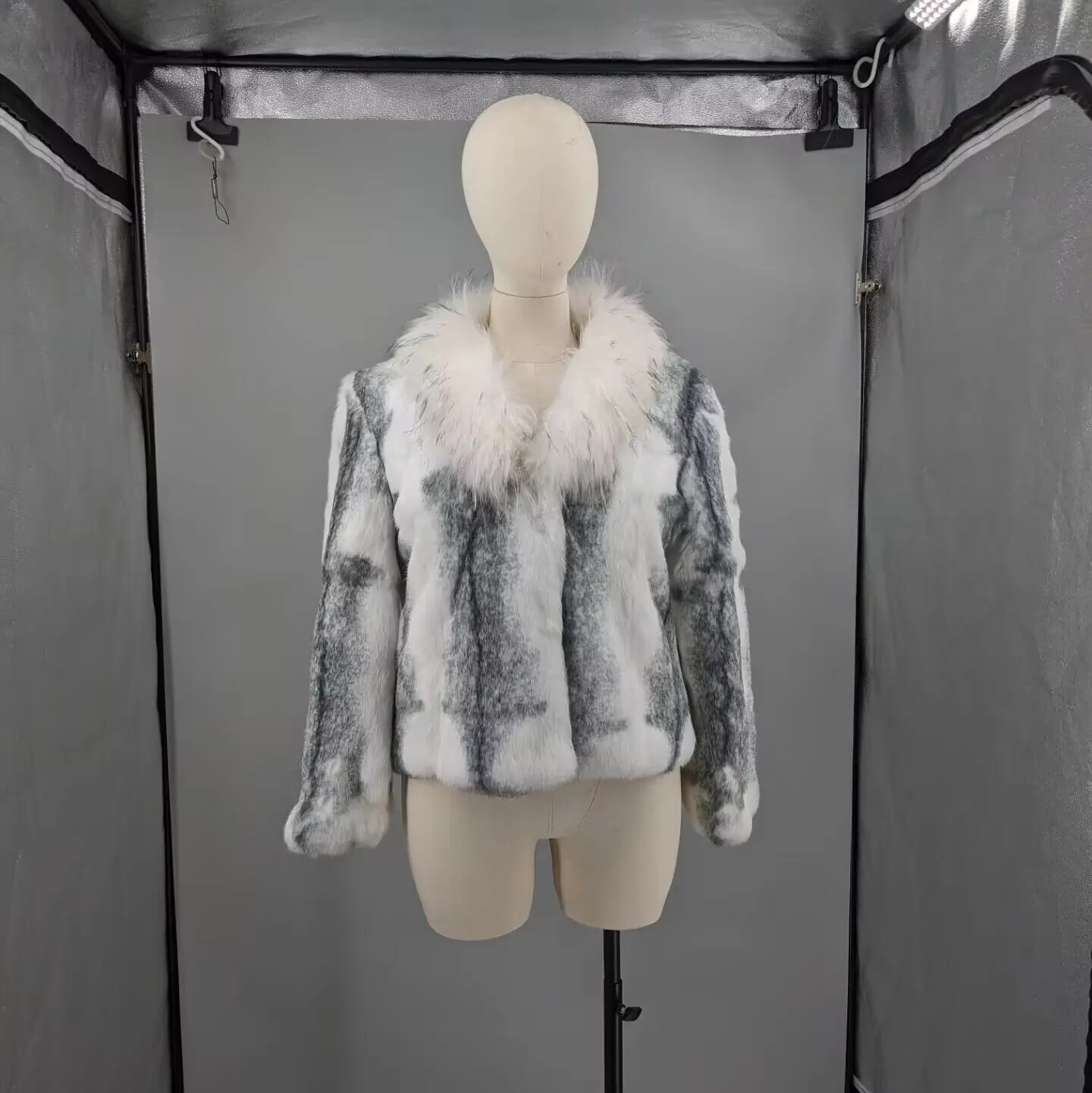 Women White Cross Stripe Real Whole Rabbit Fur Short Coat Real Raccoon Dog Fur Big Collar Open Front Luxury Winter Fur Outerwear