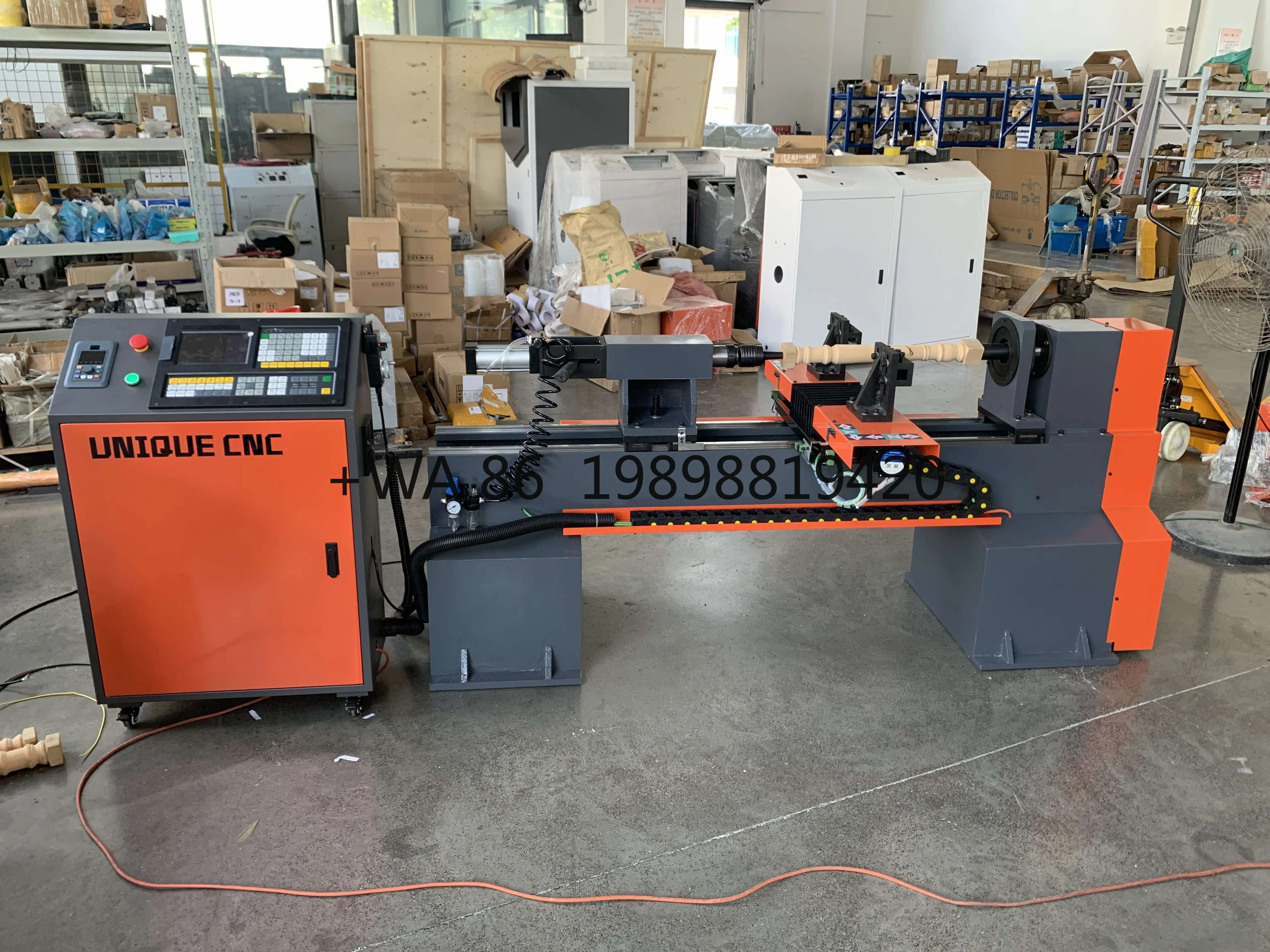 Wood Lathe With Two Blades Cast Steel Structure Stable Performance 1000mm Length 200mm Diameter CNC