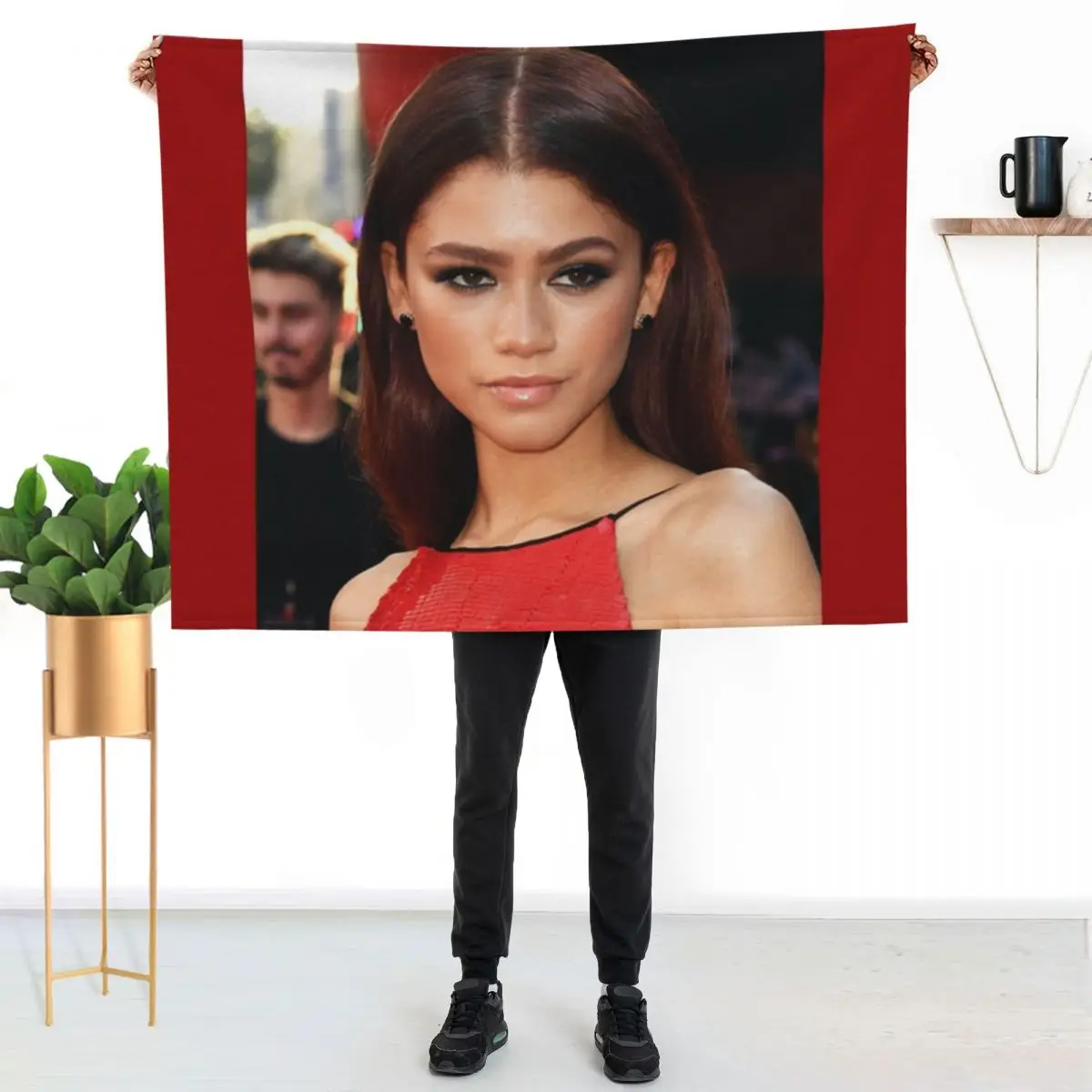 Zendaya Coleman Contrasted Her Heavy Eye Makeup Throw Blanket Designers Plush wednesday Comforter Soft Blankets