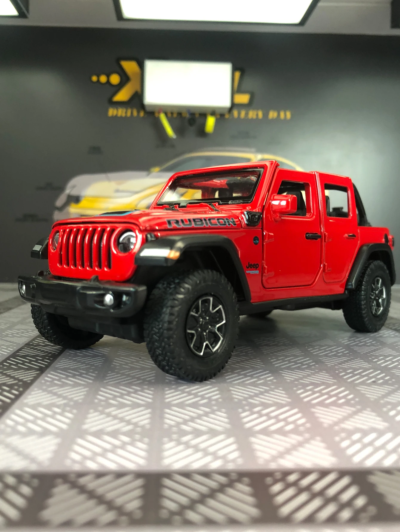 

Модель автомобиля Rastar 1:32 Wrangler Rubicon 4xe, декор из цинкового сплава, коллекционная машинка в подарок.