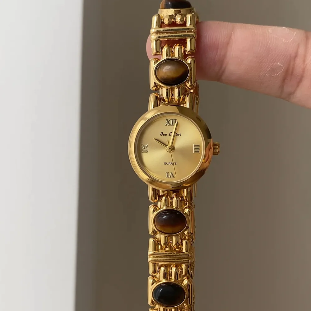 ใหม่ High-end Luxury Gold นาฬิกากันน้ํา Retro แฟชั่นฝังอัญมณีเพชรควอตซ์นาฬิกาผู้หญิงอุปกรณ์เสริมของขวัญ