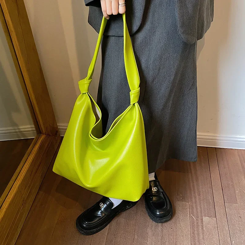 

Women Shoulder Bags Summer New Fashionable Tote Simple Commuting Large Capacity Niche Solid Color Casual PU Leather Fabric