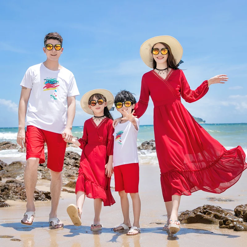 

Holiday Family Matching Red Beach Clothes Vacation Look Mother and Daughter Dress Father and Son Tops + Shorts Two Piece Outfits