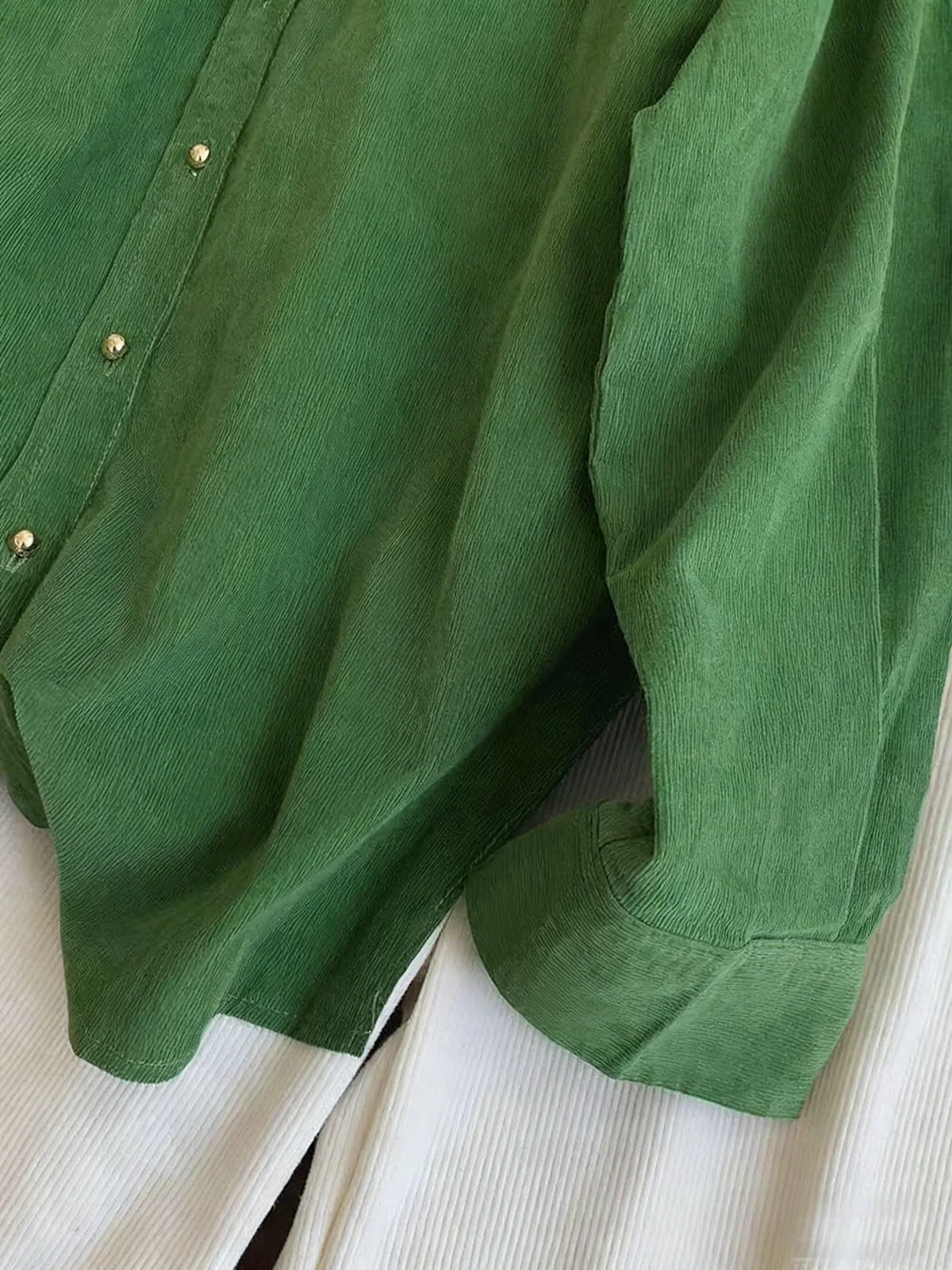Camisas de pana verde, chaqueta para mujer, Otoño Invierno, nueva blusa de manga larga con cuello vuelto, ropa sencilla de un solo pecho, Top