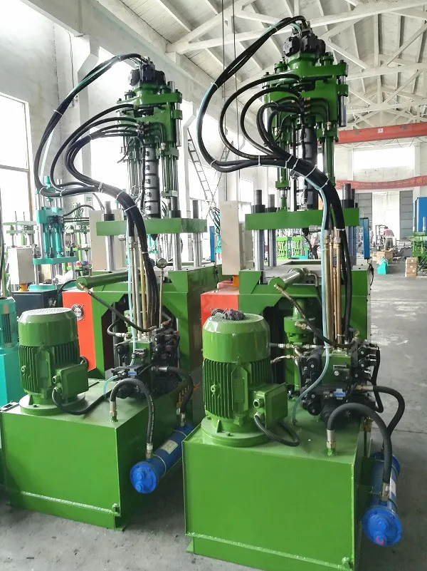 Prise de courant en plastique à haute efficacité faisant une machine de moulage plastique verticale avec double table coulissante