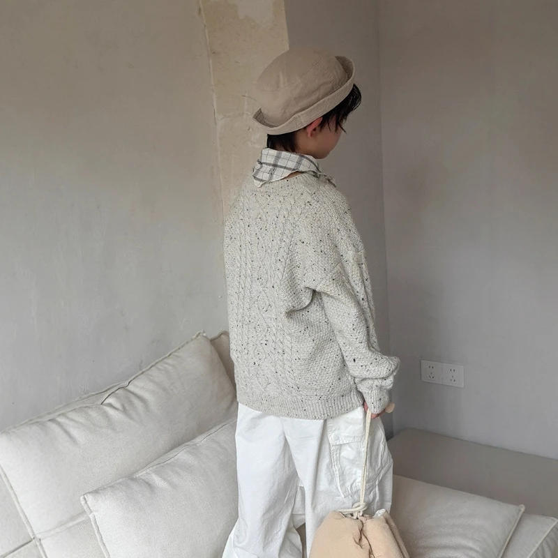 سترة جديدة لخريف وشتاء 2025 للأطفال منسوجة عصرية من العجين المقلي نمط ماسي بلون واحد #3