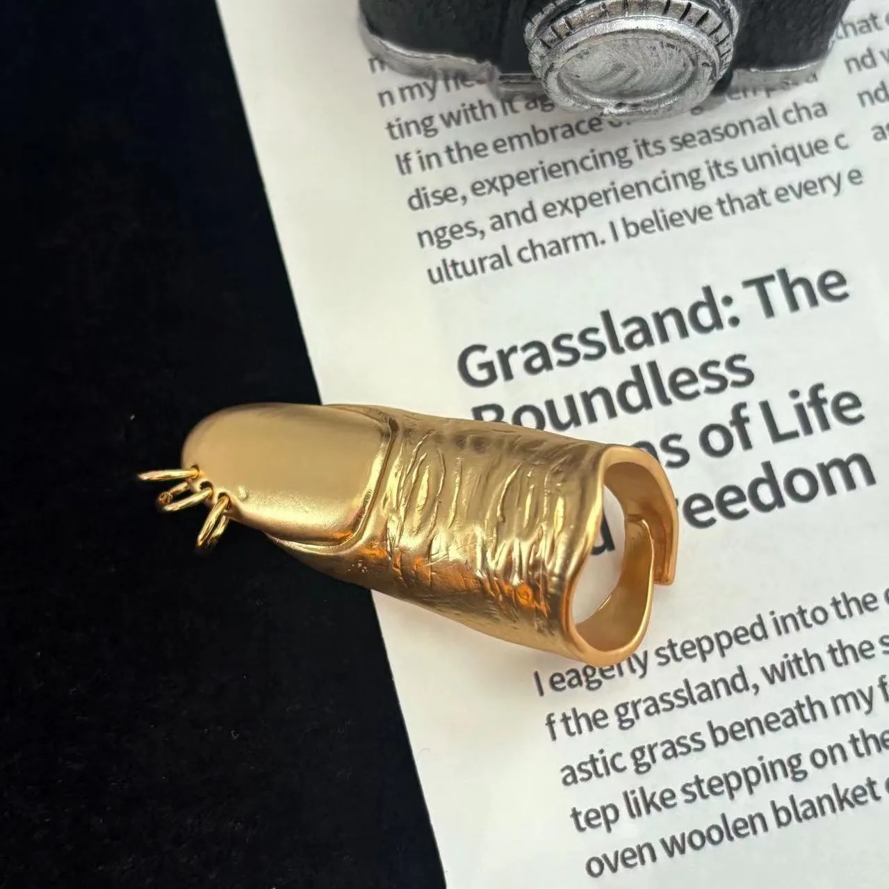 

New Arrival 3D Realistic Finger Shaped Open Ring Brass Gold Plated Gothic Statement Adjustable Ring Niche Punk Jewelry For Women