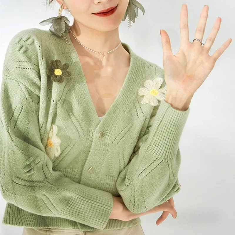 

2023 New Flower Knitted Cardigan Women Spring Winter Short Versatile Casual Fashion Overlay Sweater Small Coat Thin Hollow Top