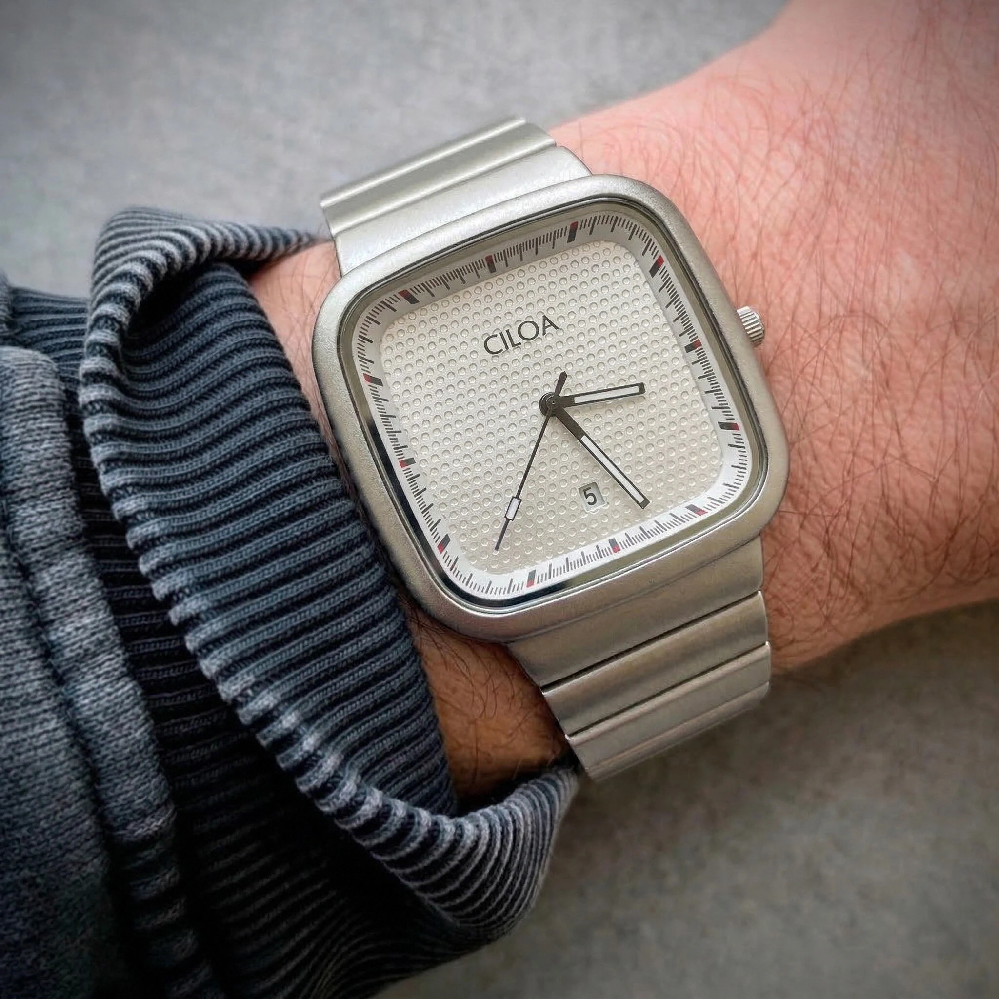 CILOA Men Square Quartz Watch Green Dot Dial Date Window Silvery-grey Stainless Steel Bracelet Casual Wrist Watch-504