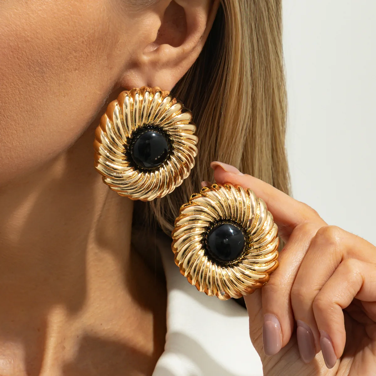 Thumbnail 2 - #50 Most Reviewed Stud Earrings