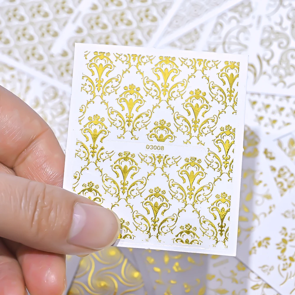 

30 шт. золотых кружевных цветочных наклеек для ногтей, 3D самоклеящиеся, ажурные, в стиле ретро, с цветочными узорами, для дизайна ногтей, кружевные цветочные наклейки для маникюра