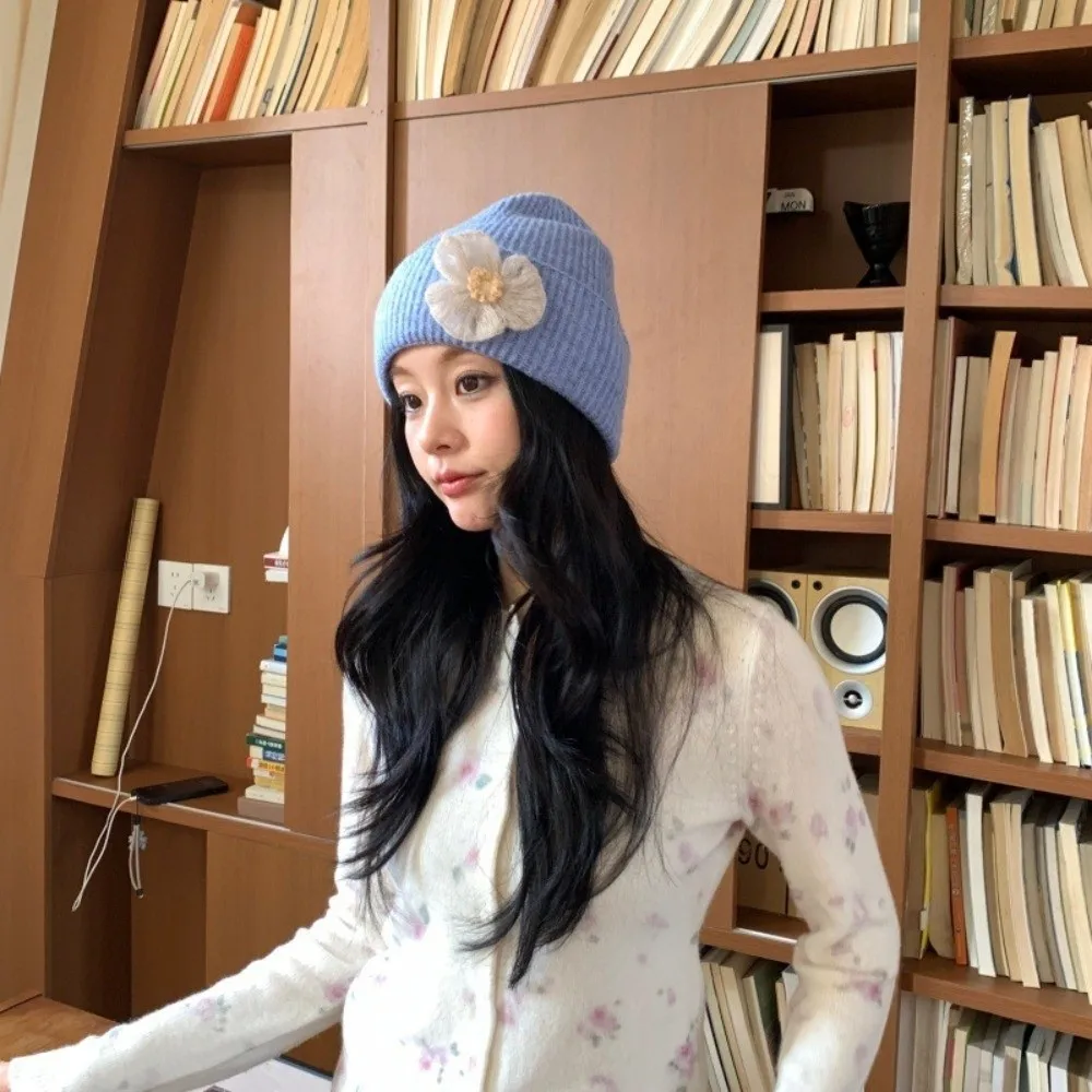 3D Flower Floral Knitted Beanie Hat 56cm-58cm Circumference Polyester Warm Fall Winter Hat Face Slimming Cozy Texture