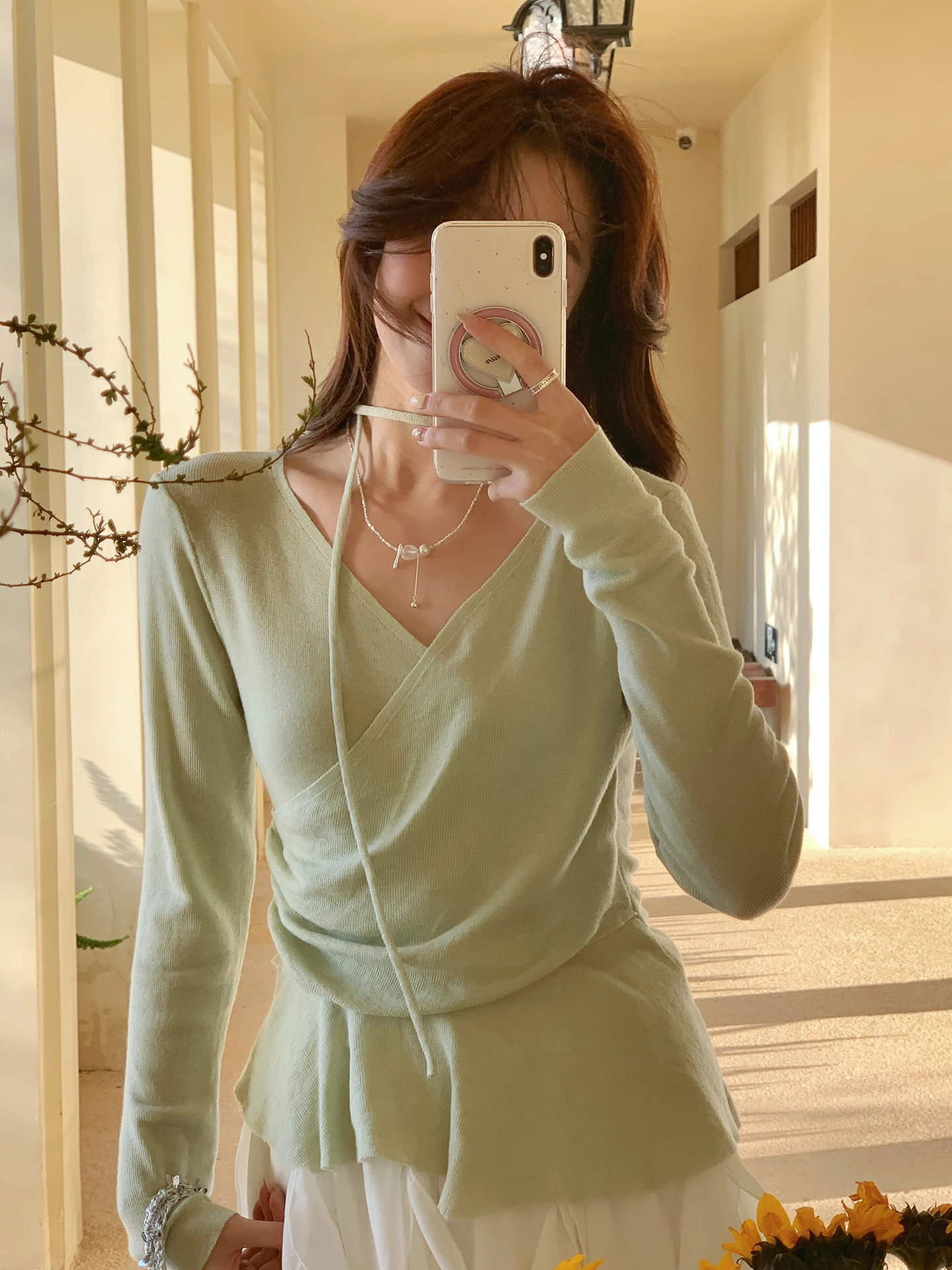 

Sweet Waist-Cinching Thin Knit Sweater V-Neck French Style Spring Fashion Korean High Intelligence Even-YiWen Misty Spring
