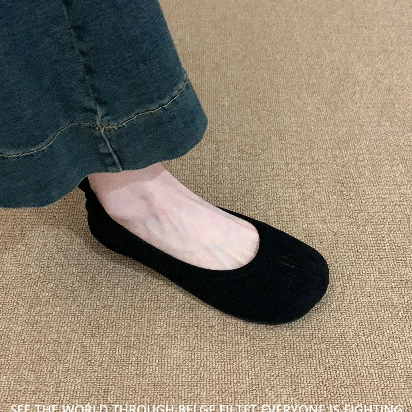 

Korean Version Fake Split-toe Round-toe Shallow Versatile Single Shoes for Women 2026 New Red Suede Slip-on Grandma Shoes