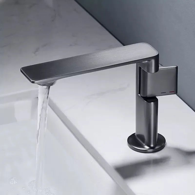 

Hotel Household Bathroom Washbasin Hot and Cold Faucet All Copper Modern and Simple Washbasin Faucet
