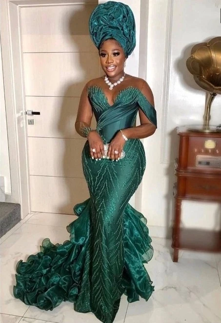 Emerald Green Aso Ebi Mermaid Prom Dresses Plus Size Beaded Lace Sheer Neck African Gown Evening Dress with Ruffled Train Custom