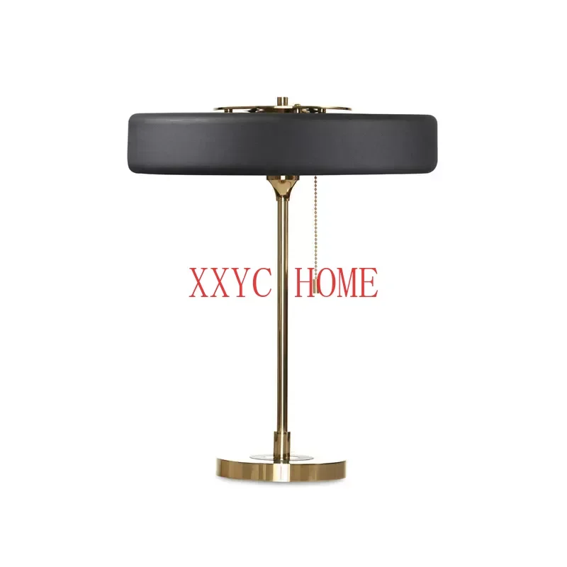 

American Classical Fashion Bedside Lamp Modern Retro British Table Lamp