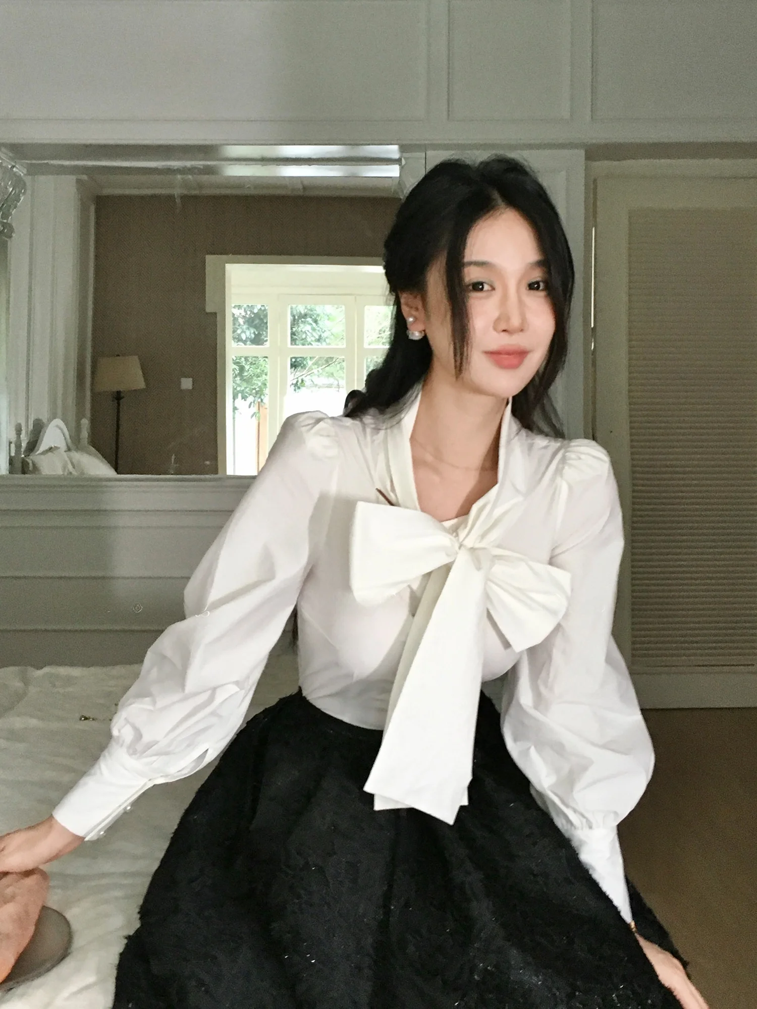 

Origional Early Spring White irt for Women with Knot Ele Sle Long Sve V-Ne Belted ort Outerwear