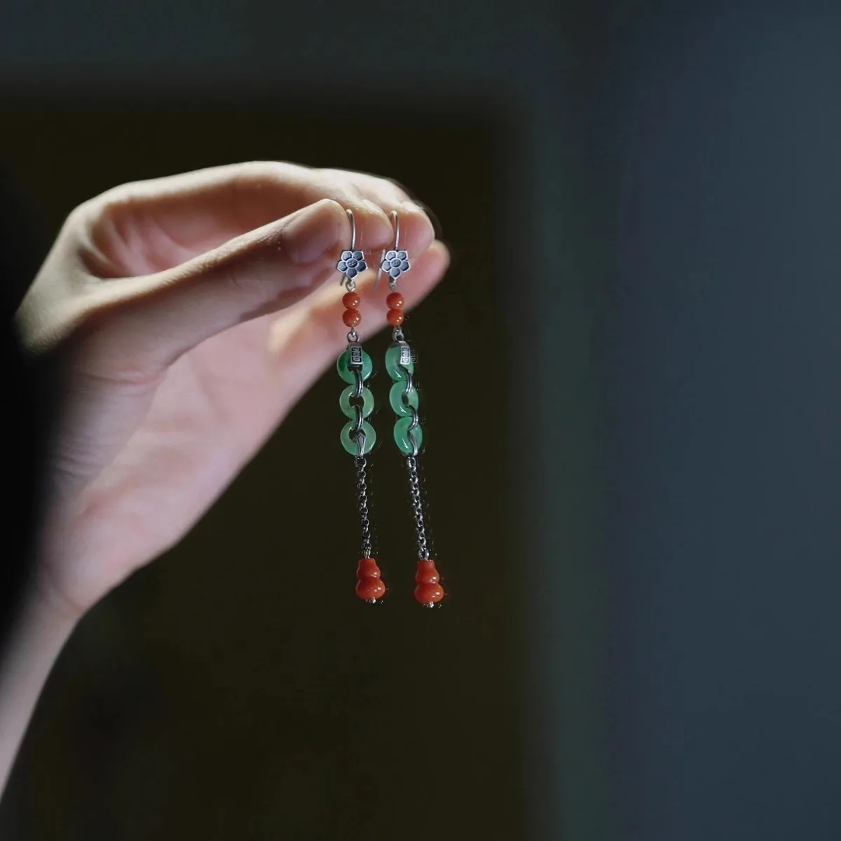 Yunxiang Chuanke Menglan earrings of the same style for women's double happiness imitation southern red jade green agate