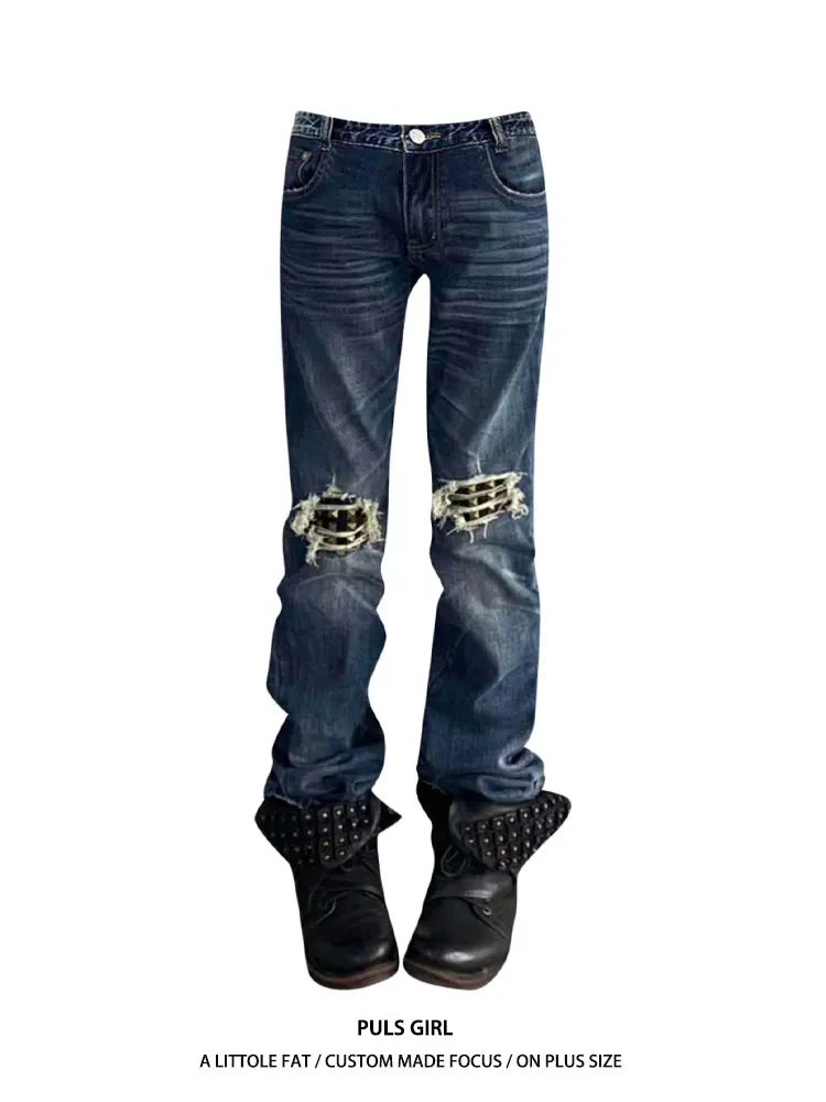 

Джинсы женские с высокой талией, прямого кроя, больших размеров, в американском уличном стиле, с эффектом потертости, рваные, с нашивками и заклепками, облегающие брюки