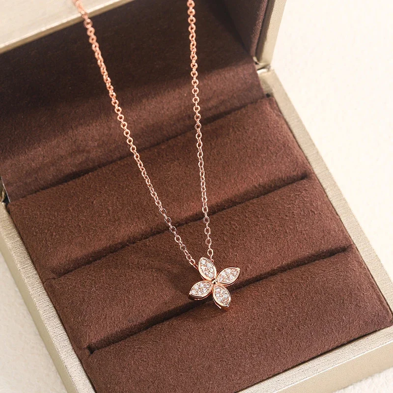 Fashion Rose Gold Clover Necklace Simple Necklace for Women Clover Pendant Exquisite Party Jewelry Pendant Necklace