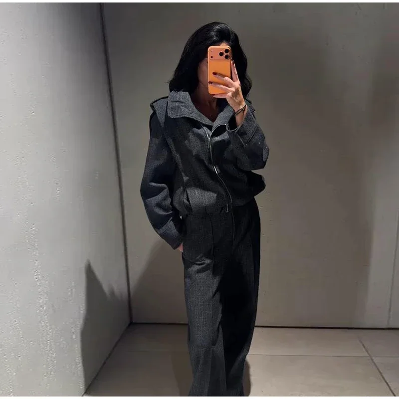 Damen-Set mit Stehkragen, Reißverschluss und Riemen-Details, langärmelige, kurze Jacke und Hose mit weitem Bein, zweiteiliger Anzug für den Arbeitsalltag, klassisches Arbeitsoutfit 2026 – Detail 1