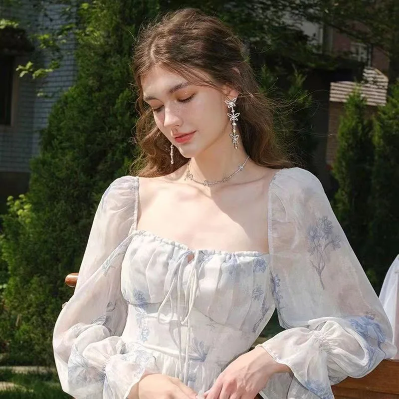 Französischer Vintage-Sommerblumenkleid-Stil für Damen Süßes Langarm-Partykleid mit Quadratischem Ausschnitt aus Chiffon Elegantes Damenkleid