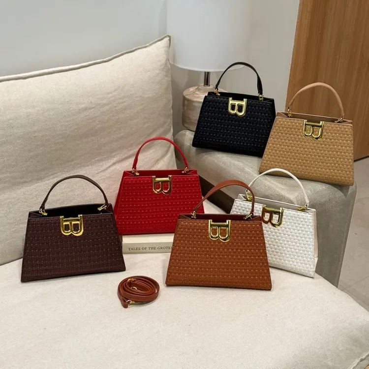 

2026 New Simple, Fashionable and Elegant Versatile Daily Commuter Women's Messenger Bag Single Shoulder Portable Trendy Bag