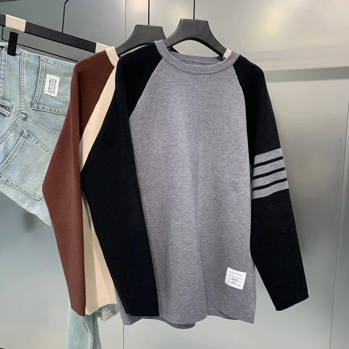 

High-End European Sle Long Sve T-irt Women's Floing Casual Loose Slimming Top Color Blo Stripe Design Sensation