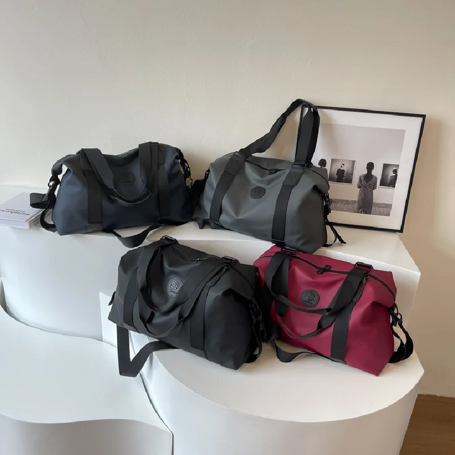 

Lightweight hand-held single shoulder travel bag, large capacity casual sports crossbody bag, durable fitness luggage bag