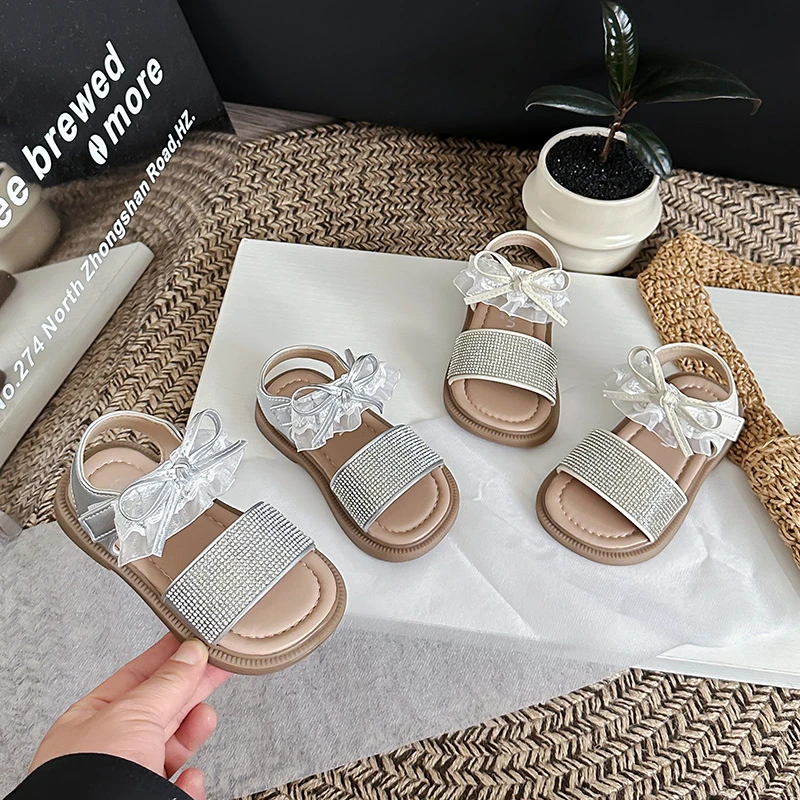 Mumoresip Kinder Prinzessinnen-Schuhe Offene Zehen Weiche Sohle Mädchen Strandschuhe Süße Spitzenschleifen 2026 Sommer Neue Kindersandalen mit Klettverschluss