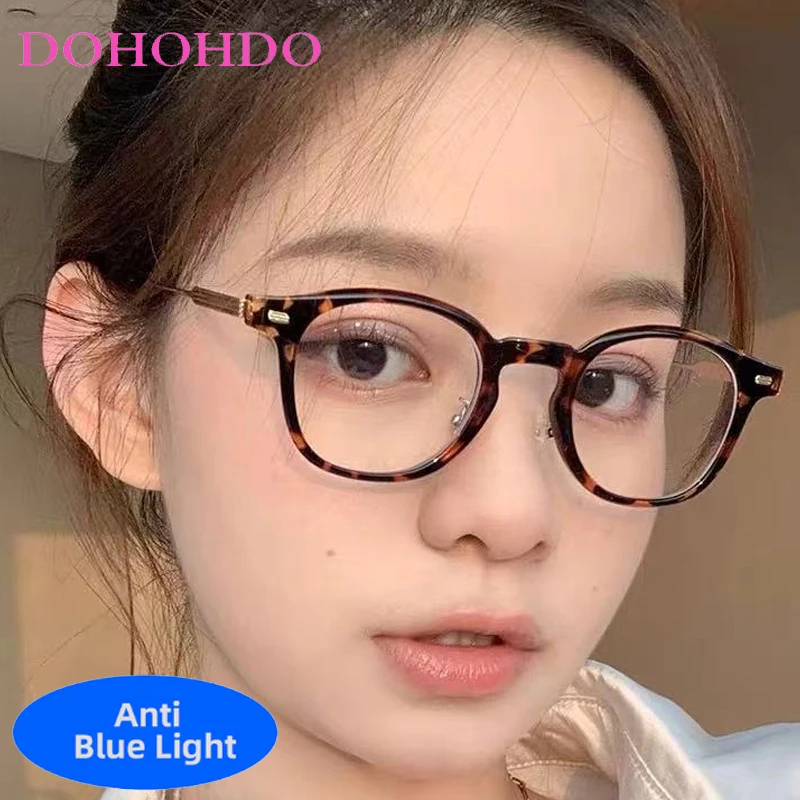 

New Luxury Metal Leg Small Square Anti-Blue Light Eyewear Fashion Brand Design Computer Use Women Men Optical Eyeglasses Lentes