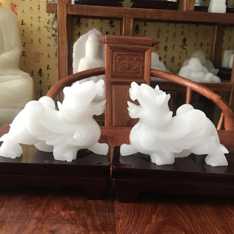 Afghan jade Pixiu ornament with wings, flying Pixiu jade figurine, craft decoration, corporate and personal gift