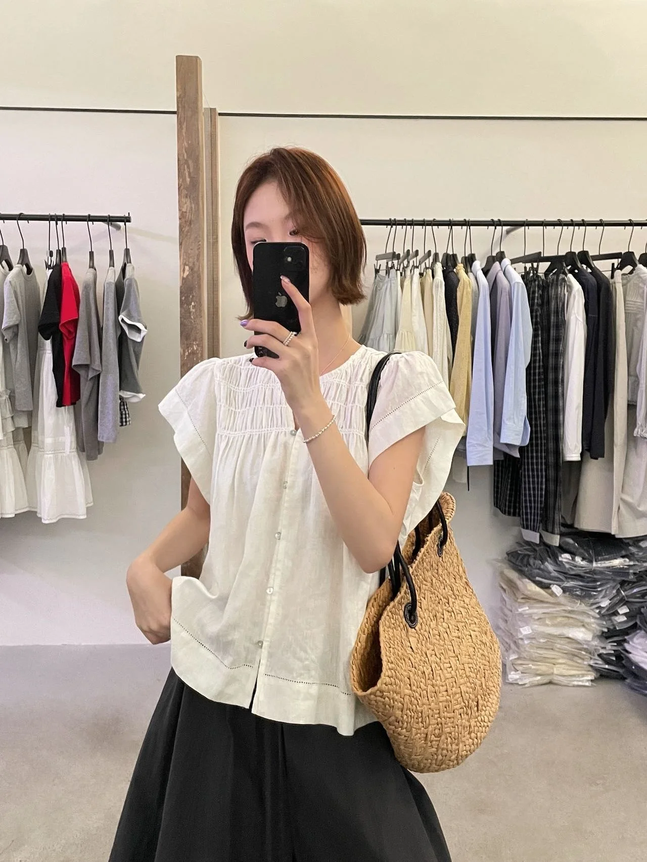 

Lilian Fashion Korean Style Slimming Versatile Linen Women's Shirt Breathable Comfortable Short Sleeve V-Neck Loose Fit