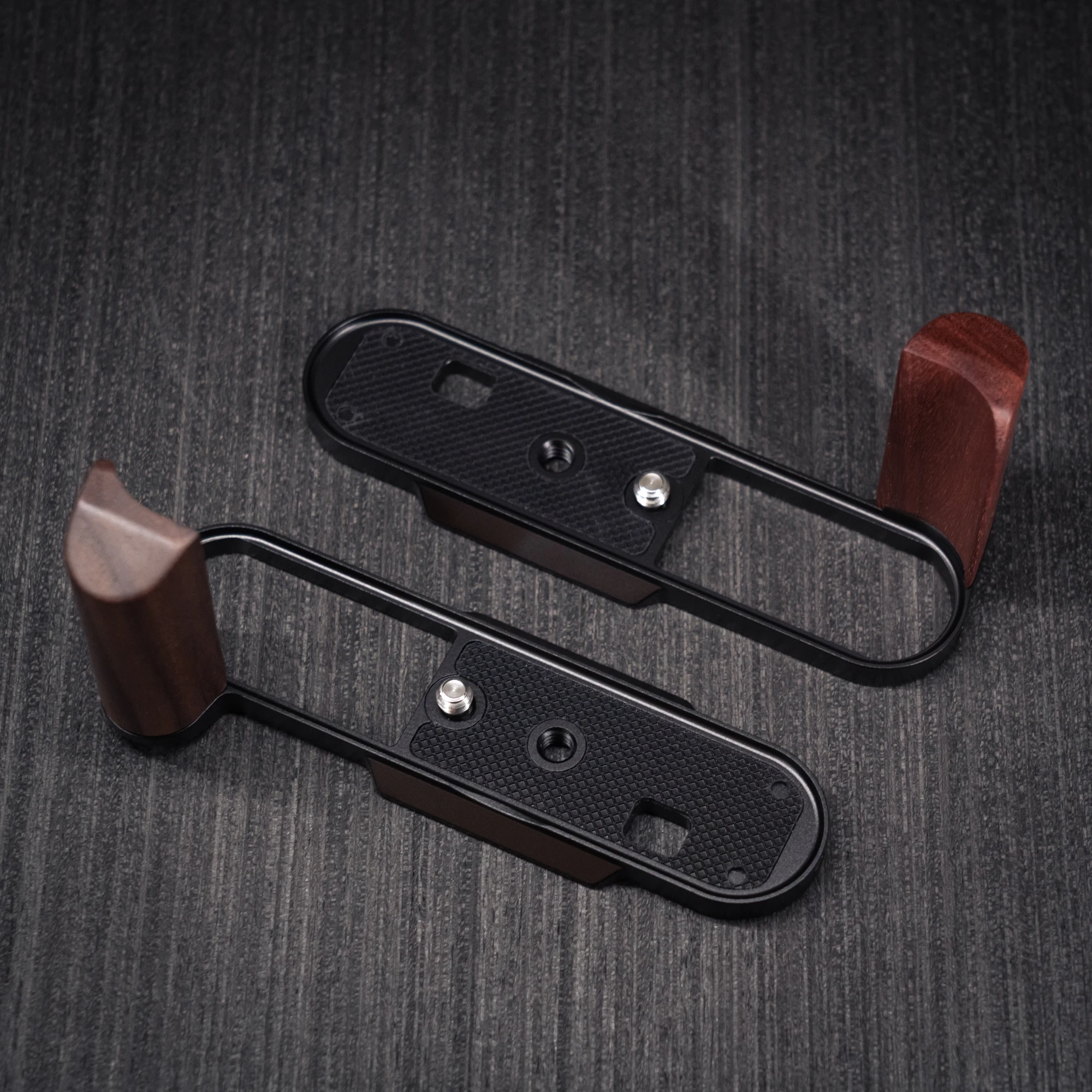 YUWOOD DLUX8 L-förmige Montageplatte mit Holzgriff für Leica D-lux8, integrierte Arca-Swiss-Schnellwechselplatte für Arca-Typ-Stativ – Detail 1