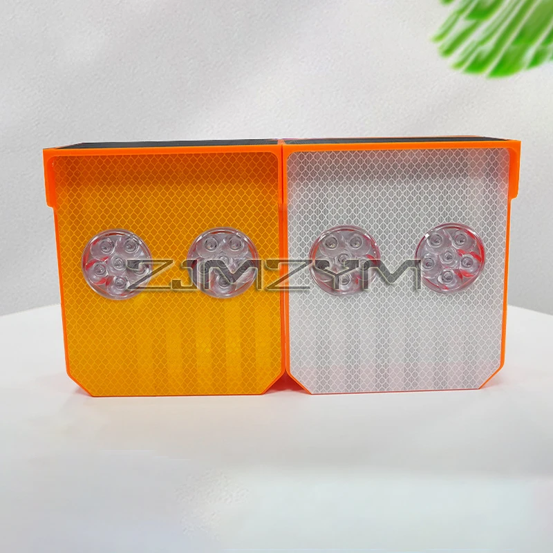 LED Traffic Light Solar Flash Strobe Lamp Synchronized Flashing Warning Light for Outdoor Construction
