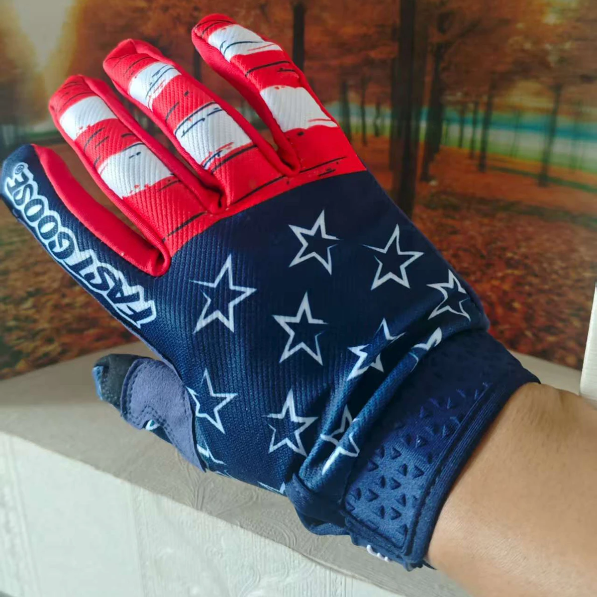 

Summer Men Women Star Motorcycle Cycling Gloves with Anti-Slip & Breathable Design for Dirt Bike Motorcyclists Fishing Sports