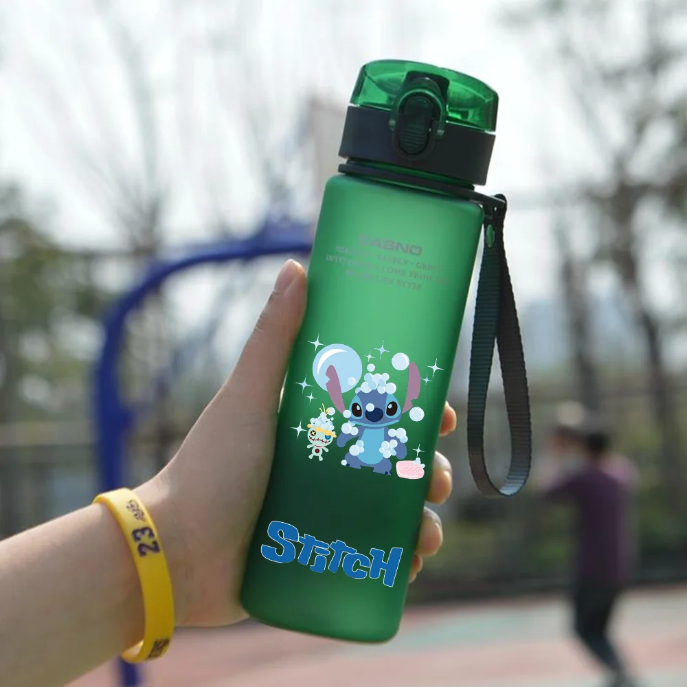 560ML Stitch Angel Cartoon kubek na wodę przenośny plastikowy kubek z kreskówek o dużej pojemności przezroczysty kubek Outdoor Sports Water Chil Cift