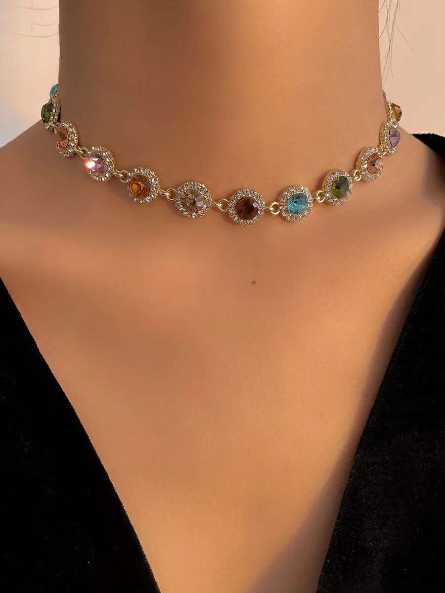 Rhinestone Adorned Choker Necklace with Sparkling Stone Detail