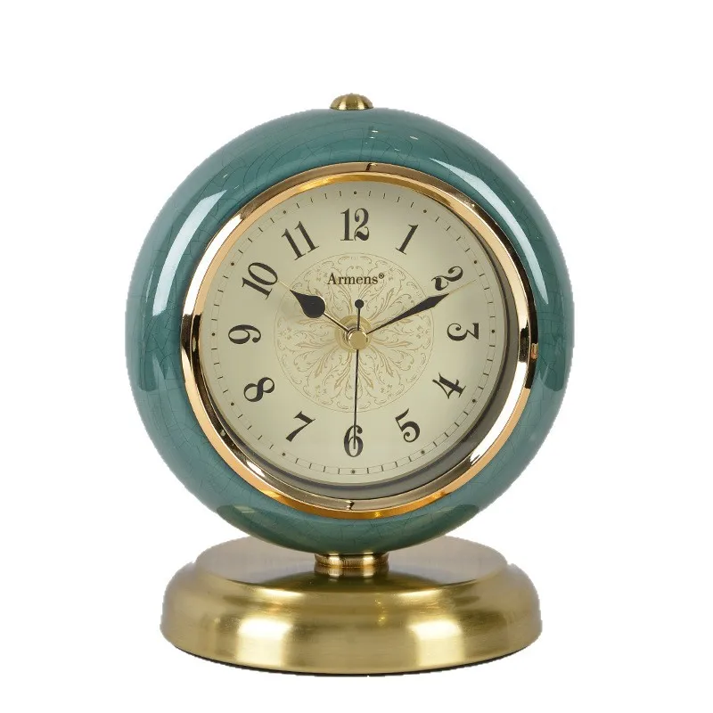 

European-style desk clock ornament Home living room desktop clock Fashion retro clock Creative desktop pendulum