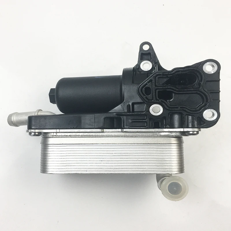 Auto Parts Accessories Genuine Engine Oil Cooler for Mer cedes Ben z CLA GLA 180 200 220 250 4-MATIC a 180 200 220 OE 2465010501
