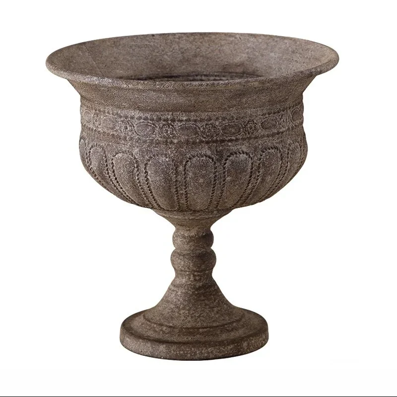 European retro wrought iron flower pot handicrafts, tall trophies, old flower utensils, home metal vase decorative ornaments