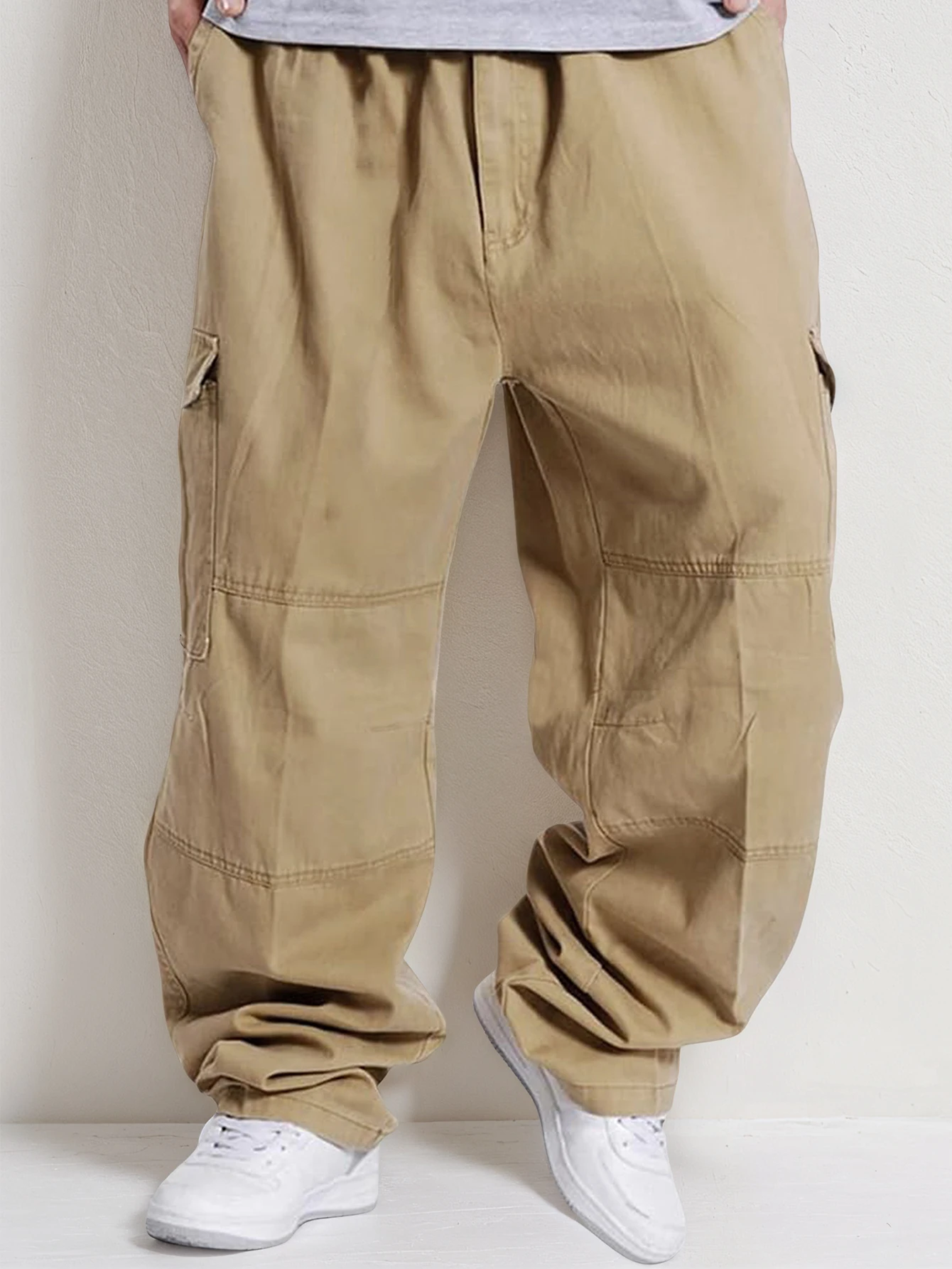 Herren-Cargohose in einfarbiger Ausführung mit Pattentaschen und elastischem Bund, Freizeithose für den Alltag, Frühling, einfache, lockere Streetwear-Cargohose für Herren