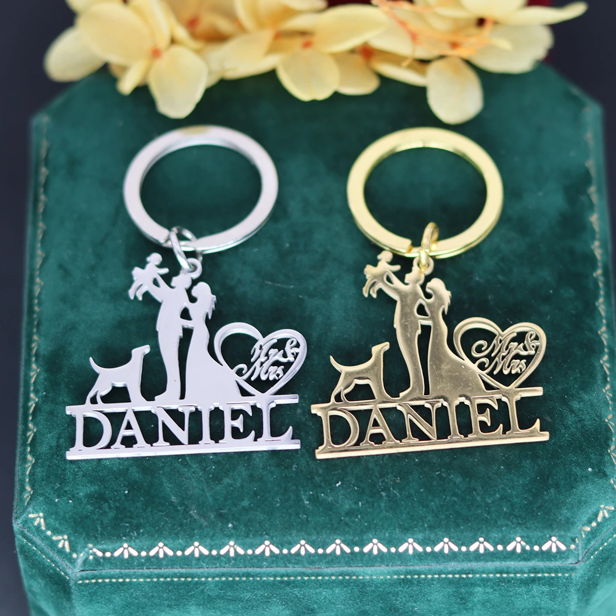 QIAMNI Customized Name Keyring Couple Love Heart Stainless Steel Jewelry Key Chain Dad Mom Baby Pet Pendant Keychain Family Gift
