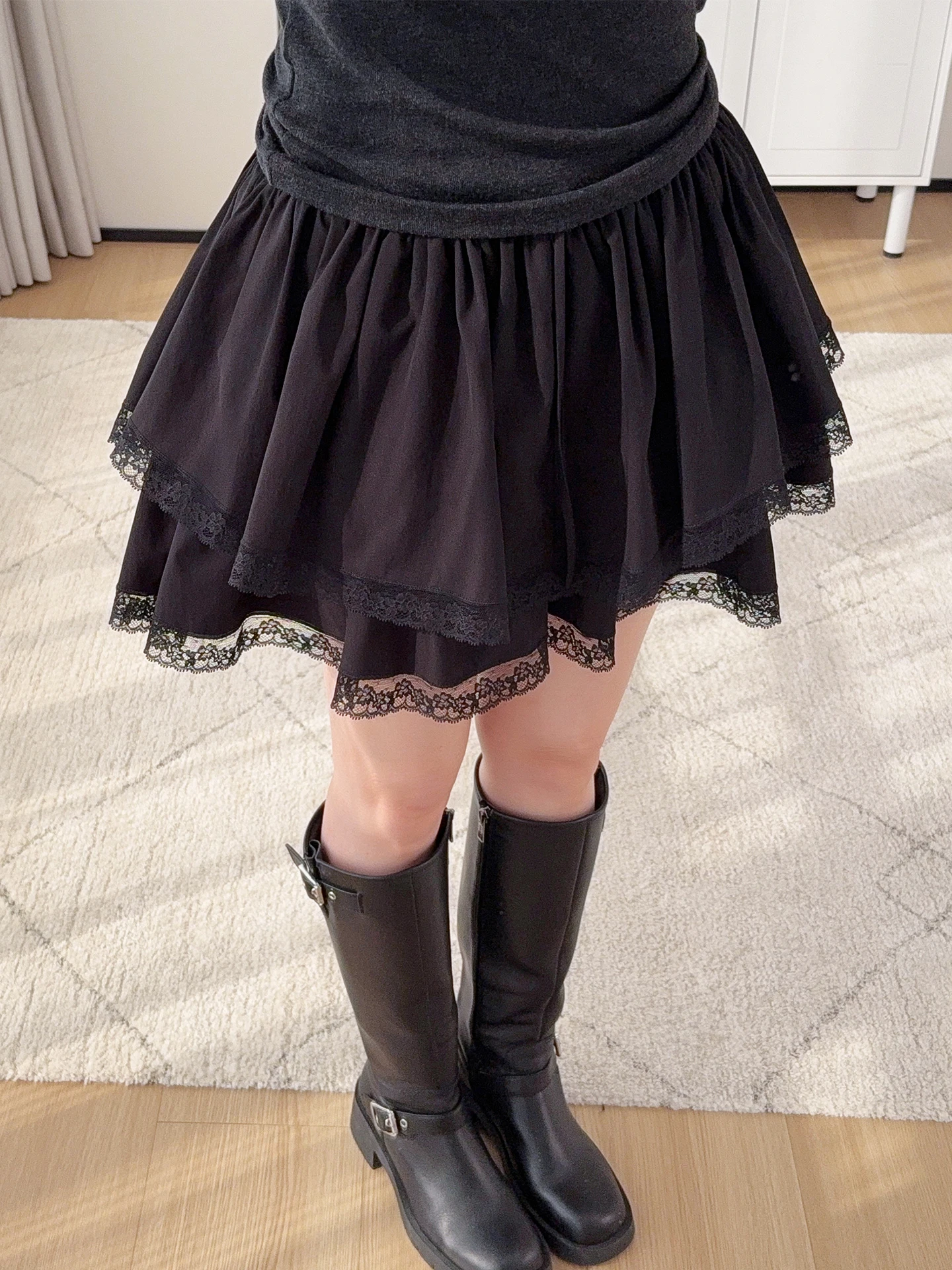 Bla Lace Trimmed Fl…