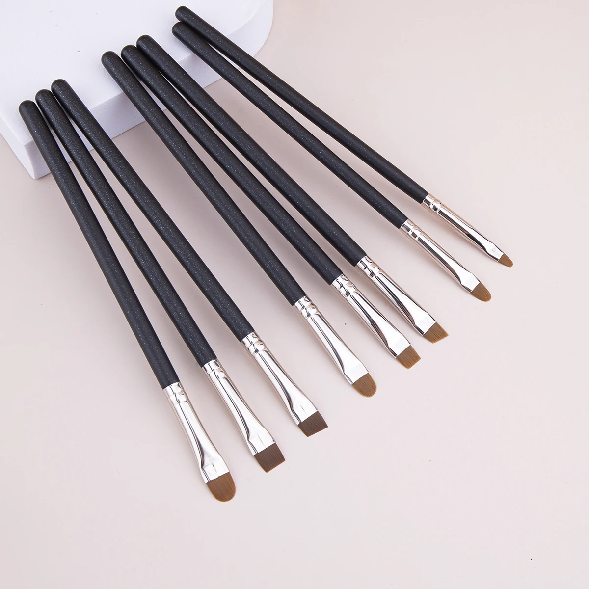 眉毛コンシーラーブラシフラット眉毛ブラシ角度付き超薄型アイラインコンシーラーメイクブラシ正確なメイクアップコンシーラーブラシ