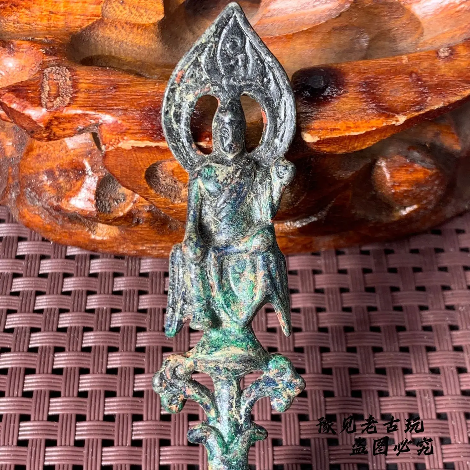 Retro Flame Aura Backplate & Lotus Pedestal Seated Buddha Ornament Decoration Tea Pet Figurines Desk Decor Accessories