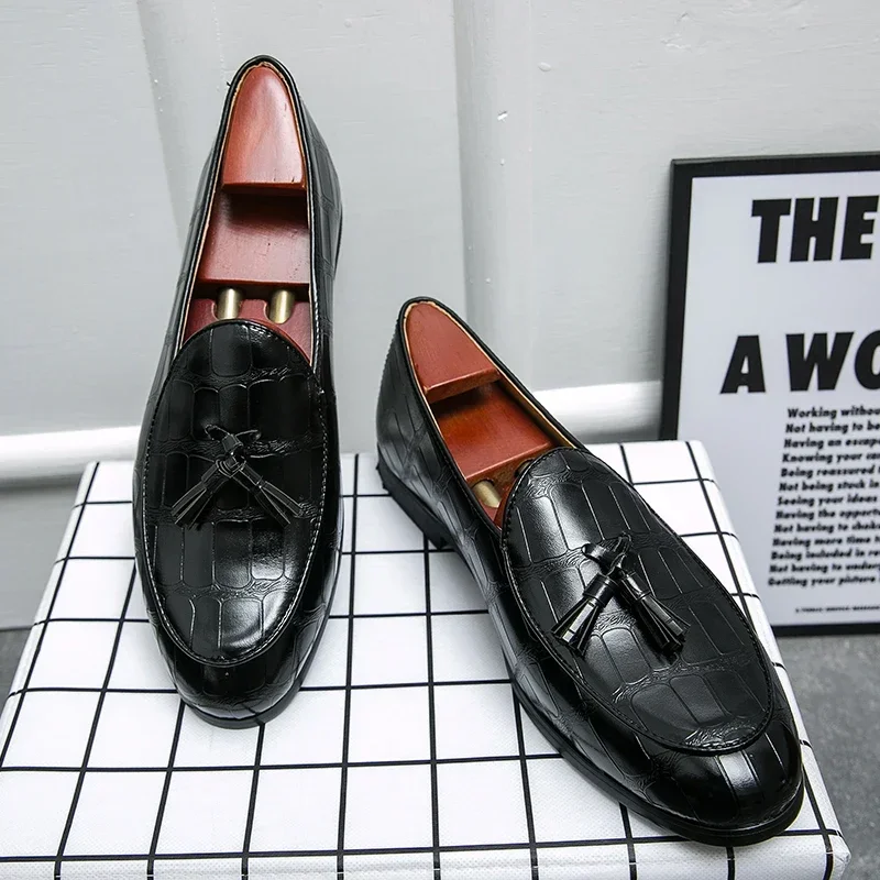 

Daily Loafers Men PU Stone Pattern Low Heel Tassel Decoration Business Formal Shoes Comfortable Classic Large Sizes 37-46