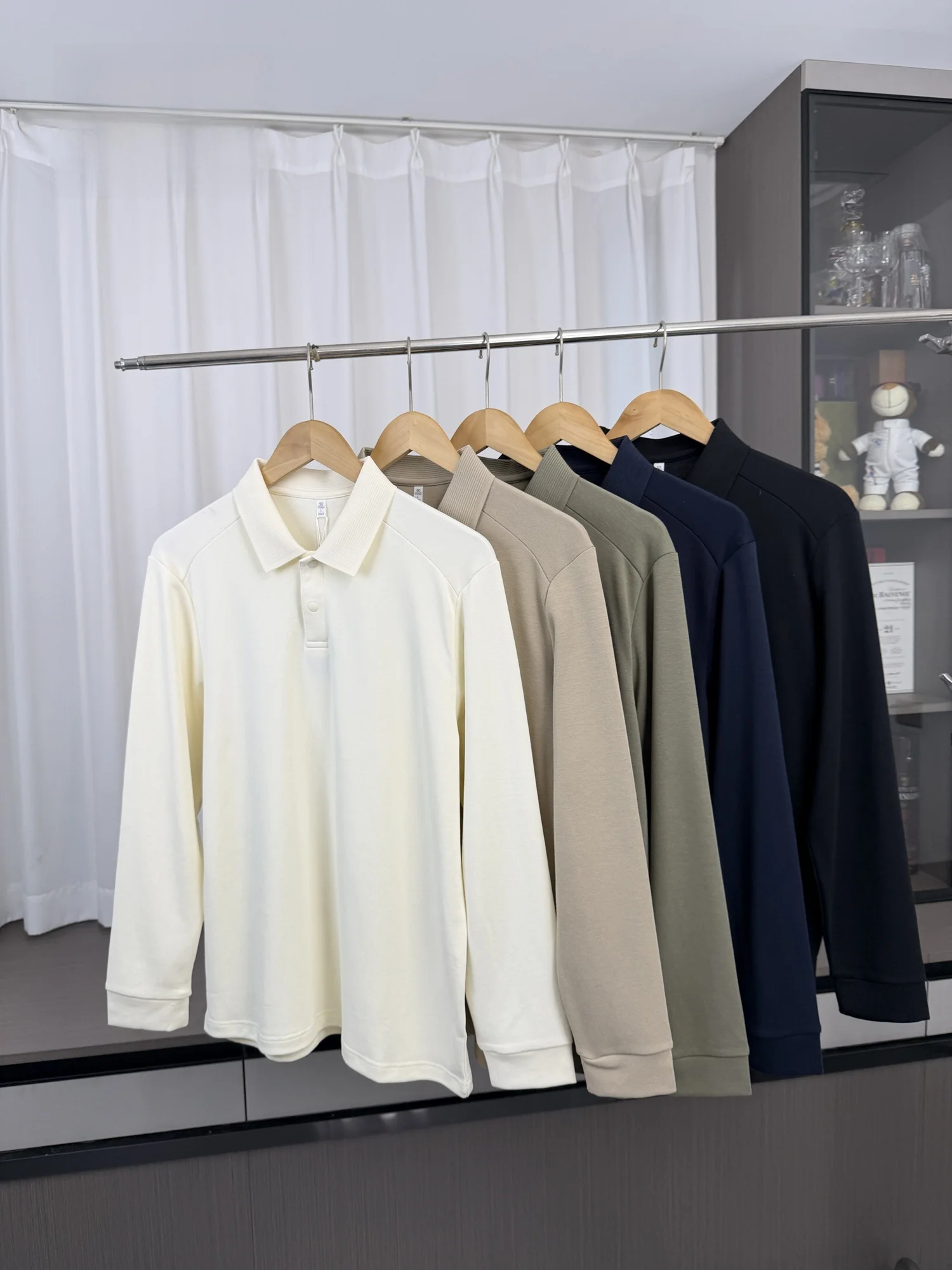 Men's Casual Long Sleeve  Shirt Comfortable Moisture Wicking Business Casual Style Standard Fit Fashion Urban Youth Wear